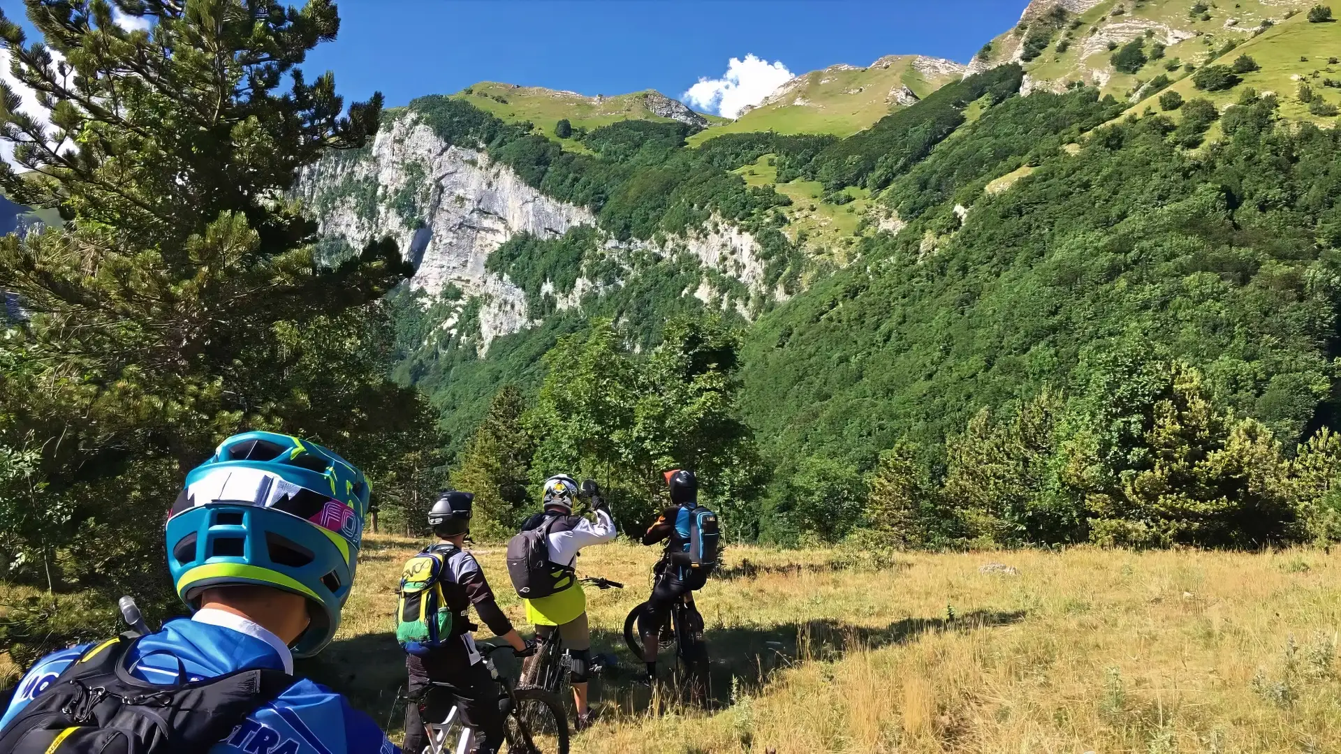 Percorso in mountain bike enduro sui Monti Sibillini, vicino a Sarnano